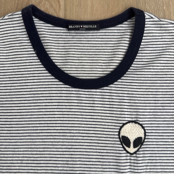 Brandy Melville Alien Patch Decal Tumblr Girl ‘90s Basic Striped Ringer Tee - Picture 3 of 3
